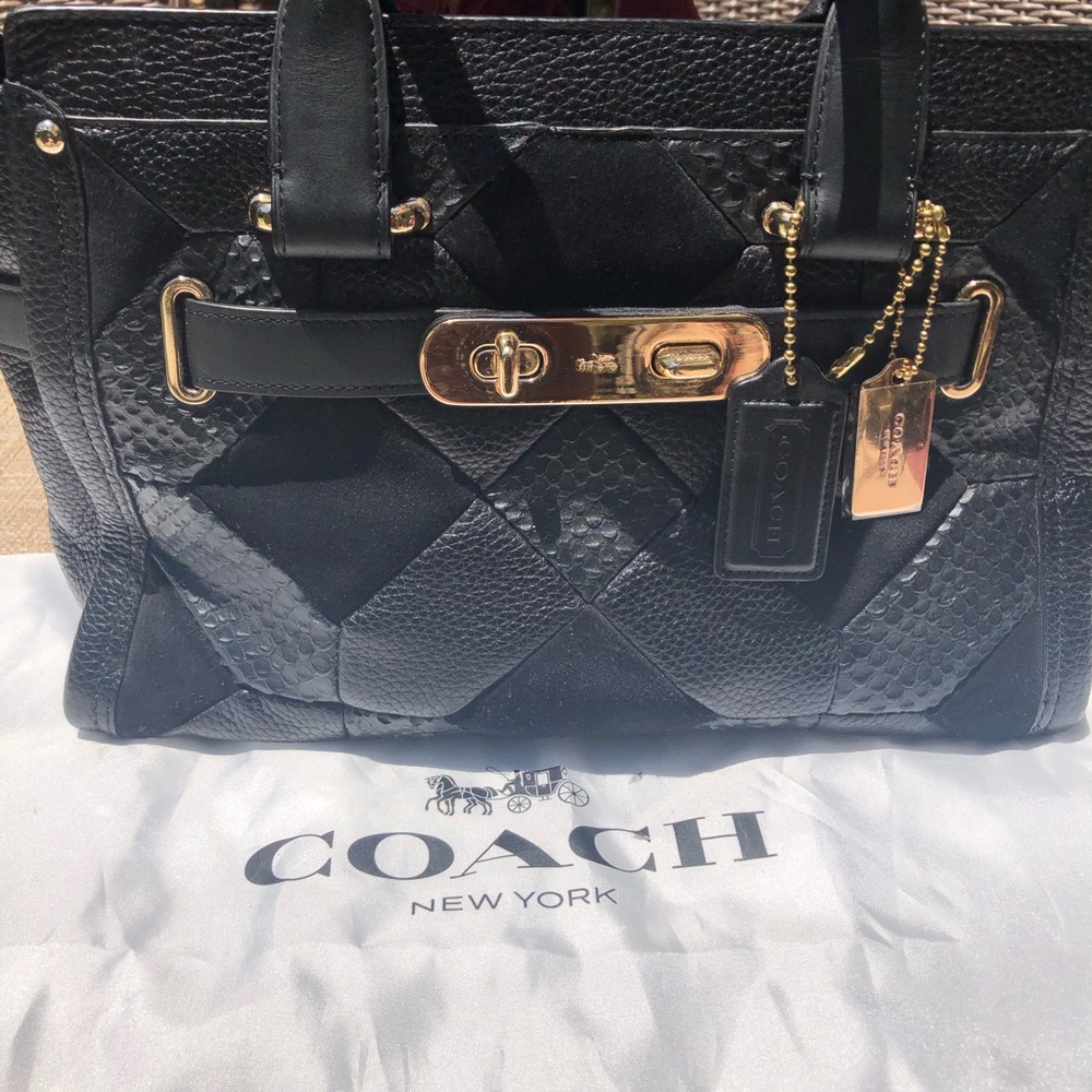 Coach Swagger - Picture 3 of 7